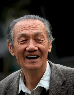 《暖春》小花爷爷去世！小花泪崩发文 两年前的重逢竟成最后一面